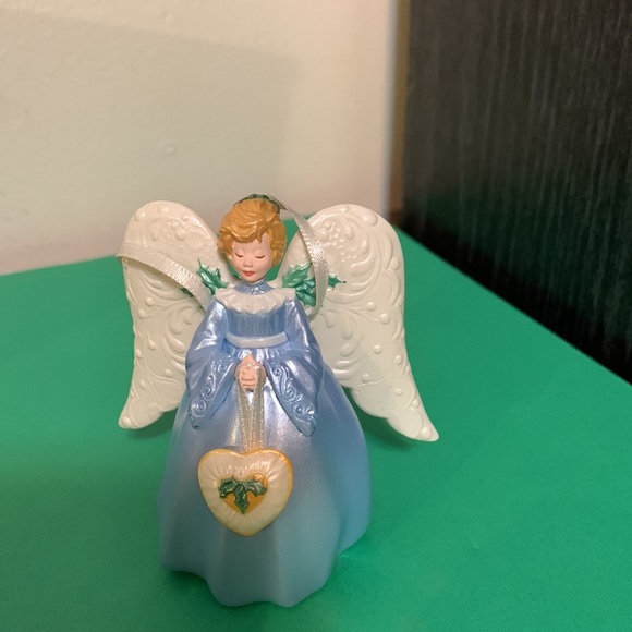 Beautiful Hallmark Keepsake Ornament Victorian Angel - Picture 5 of 8